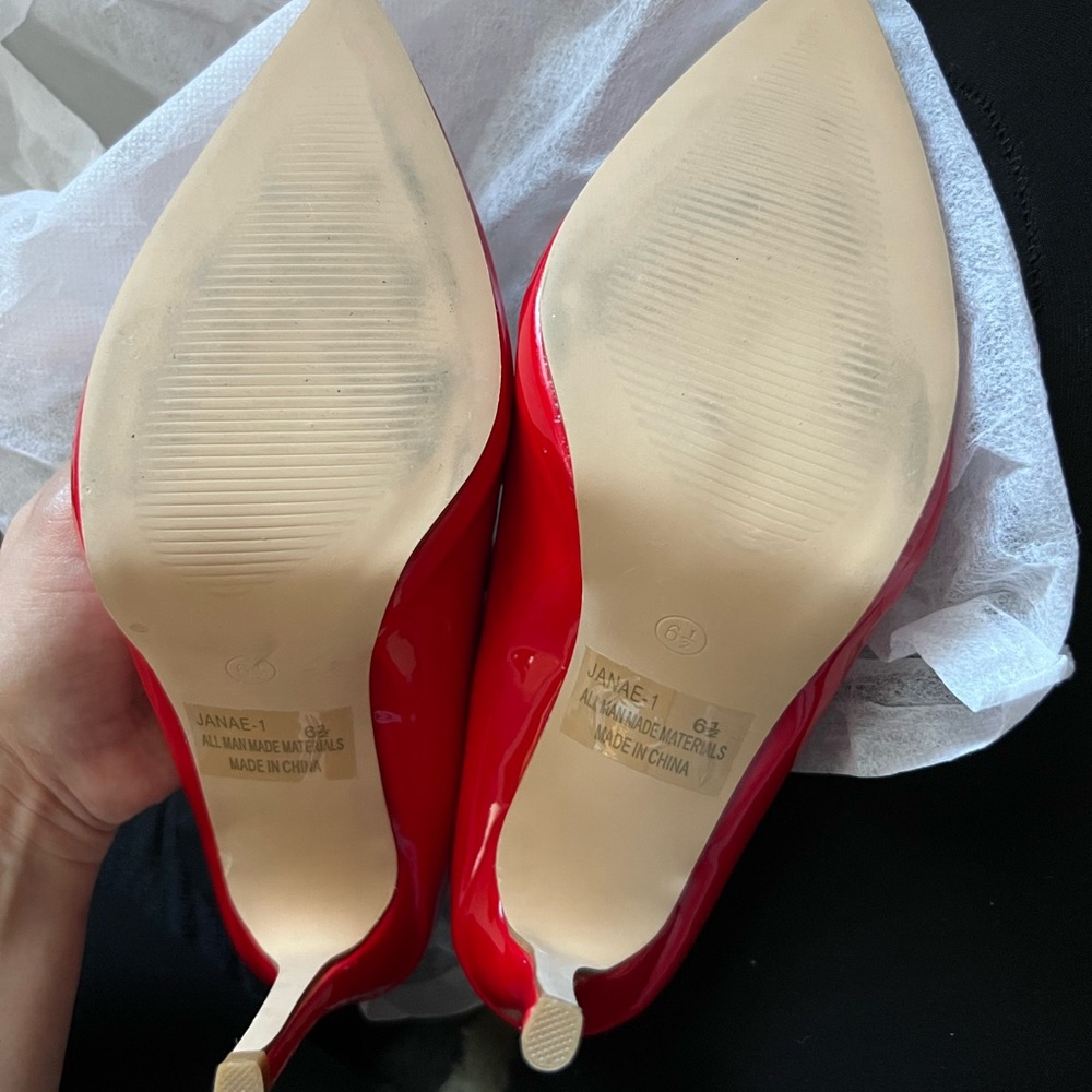 Red Stiletto Pumps 6.5 - Picture 3 of 4